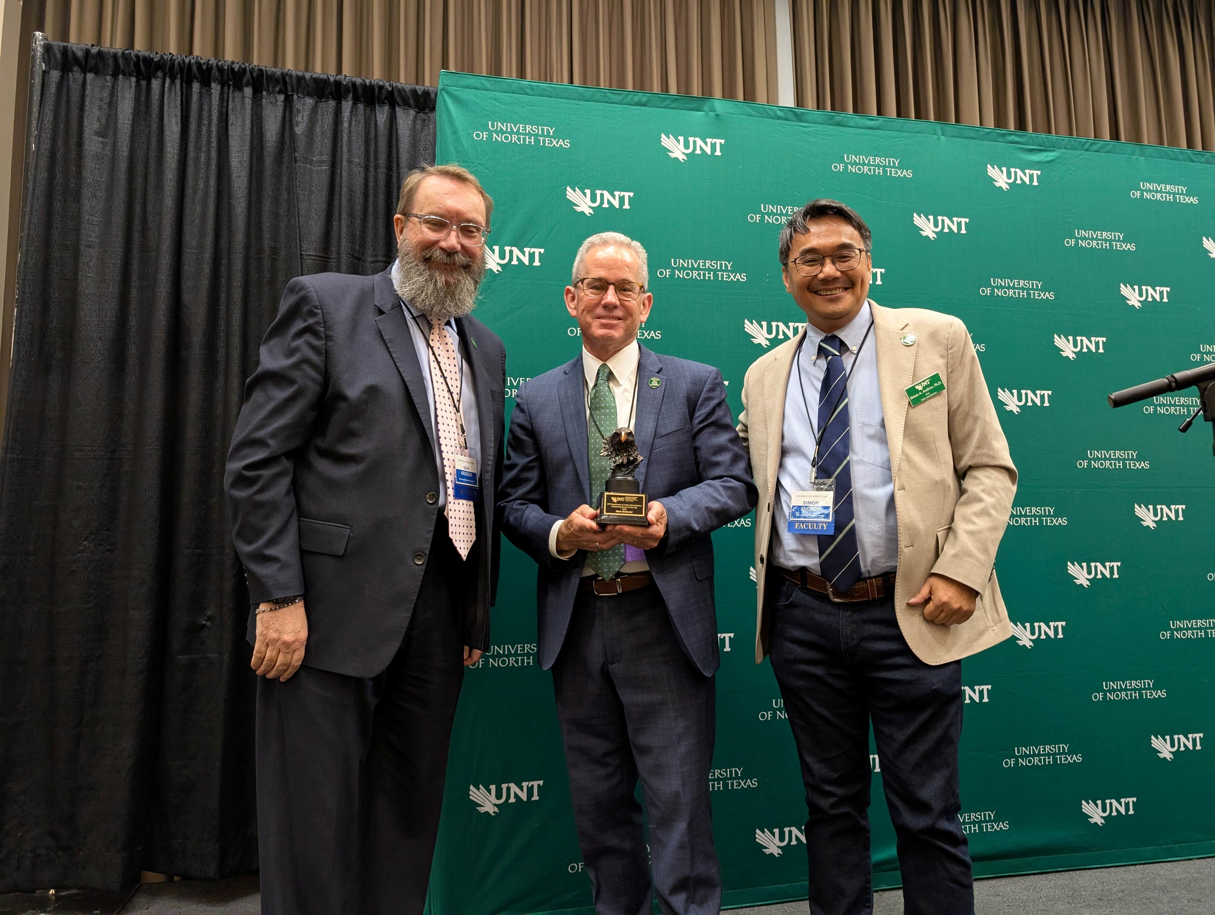 Mark McDaniel winning Alumni of the Year