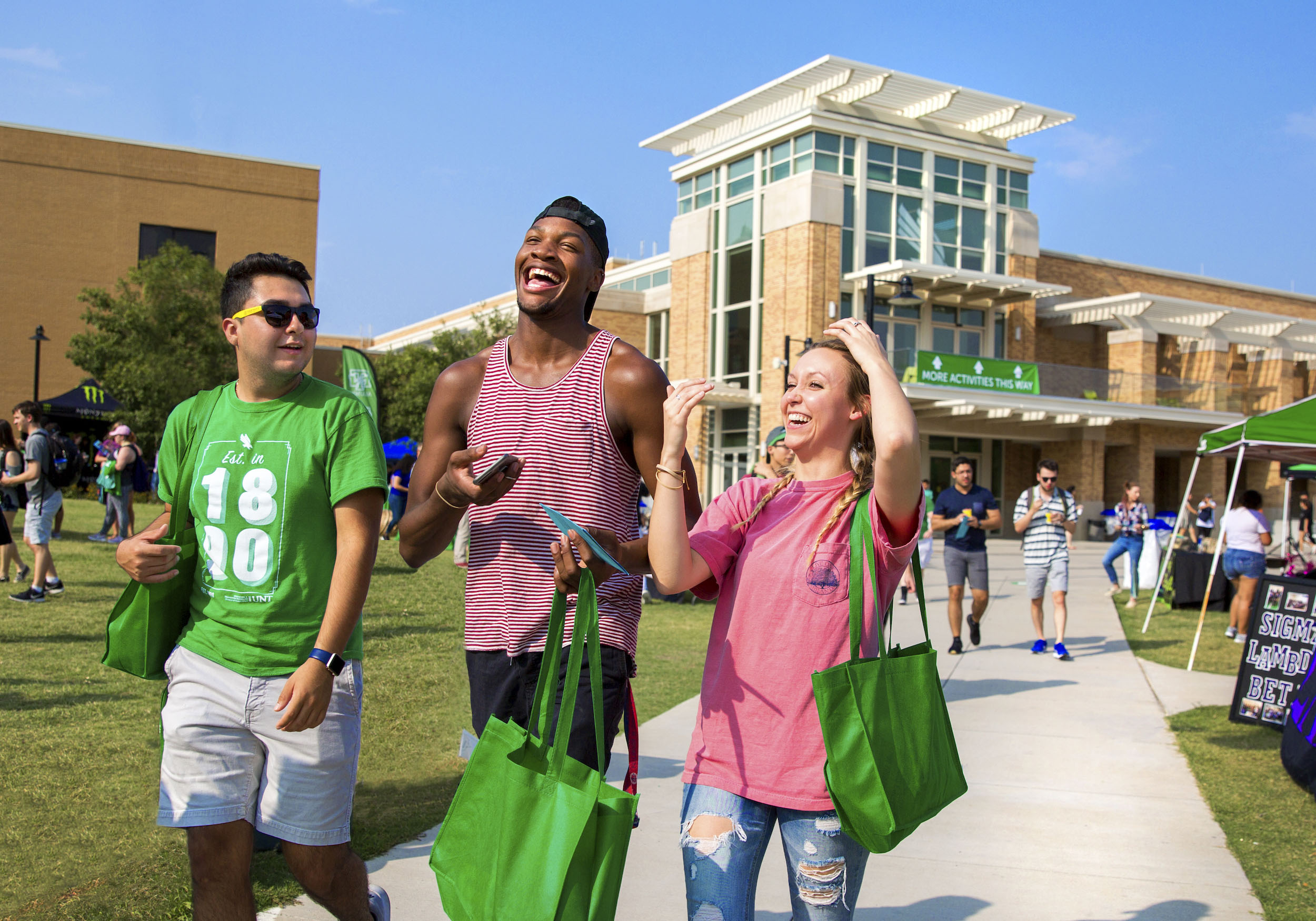 Students in front of UNT Union